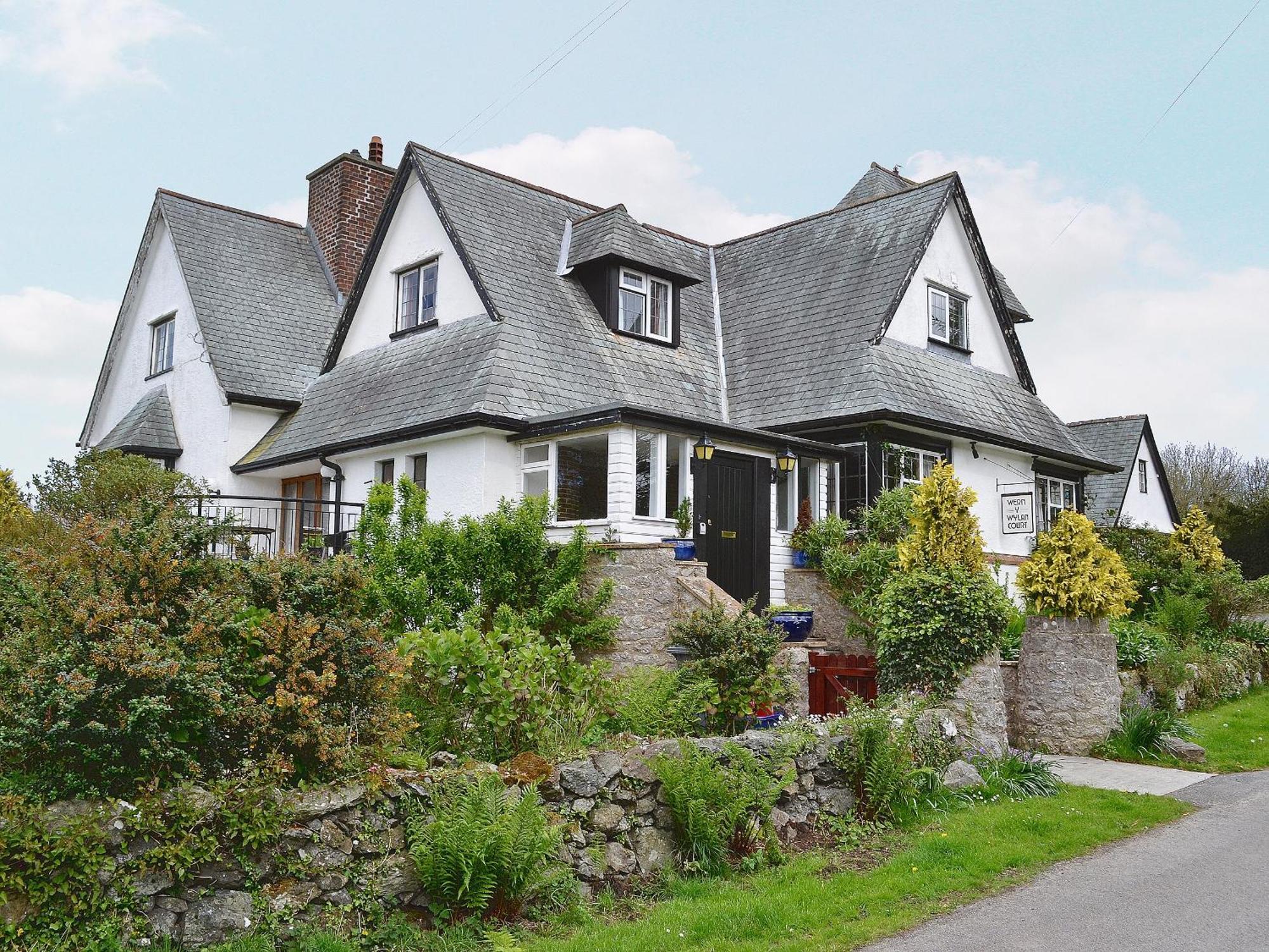 Wern Y Wylan Court Villa Llanddona ภายนอก รูปภาพ